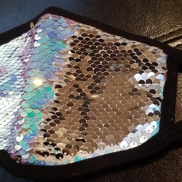 2/$25 Mermaid sequence mask. - Picture 5 of 7